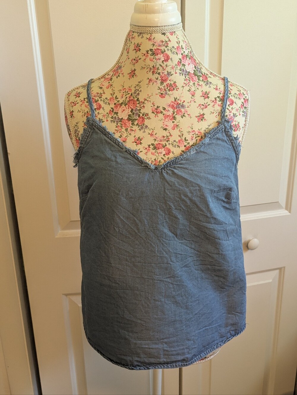 Velvet Heart Denim-Blue Chambray Spaghetti Strap Cami Tank